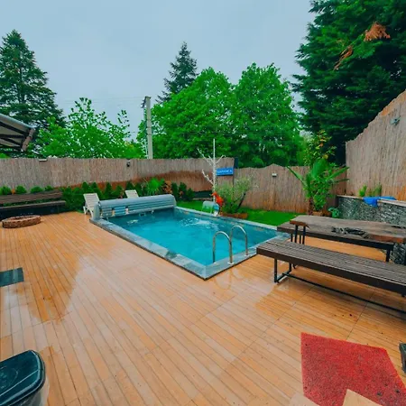 Sakarya Memnuniye De 3 Oda1 Salon Isitma Havuzlu-jakuzili-soemineli-korunakli 8 Kisilik Holiday home