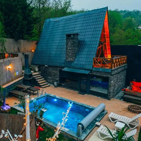 بيت للعطل Sakarya Memnuniye De 3 Oda1 Salon Oezel Havuzlu-jakuzili-soemineli-korunakli 8 Kisilik *