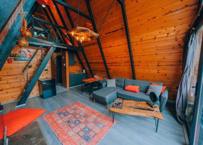 Sakarya Memnuniye De 3 Oda1 Salon Oezel Havuzlu-jakuzili-soemineli-korunakli 8 Kisilik بيت للعطل