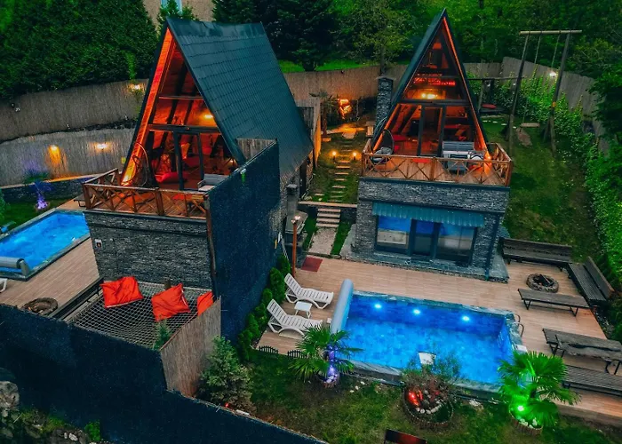 Sakarya Memnuniye De 3 Oda1 Salon Oezel Havuzlu-jakuzili-soemineli-korunakli 8 Kisilik *