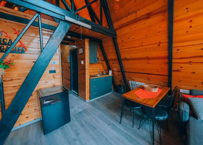 بيت للعطل Sakarya Memnuniye De 3 Oda1 Salon Oezel Havuzlu-jakuzili-soemineli-korunakli 8 Kisilik سبانجا