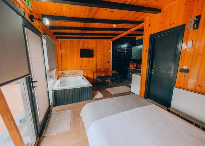 بيت للعطل Sakarya Memnuniye De 3 Oda1 Salon Oezel Havuzlu-jakuzili-soemineli-korunakli 8 Kisilik