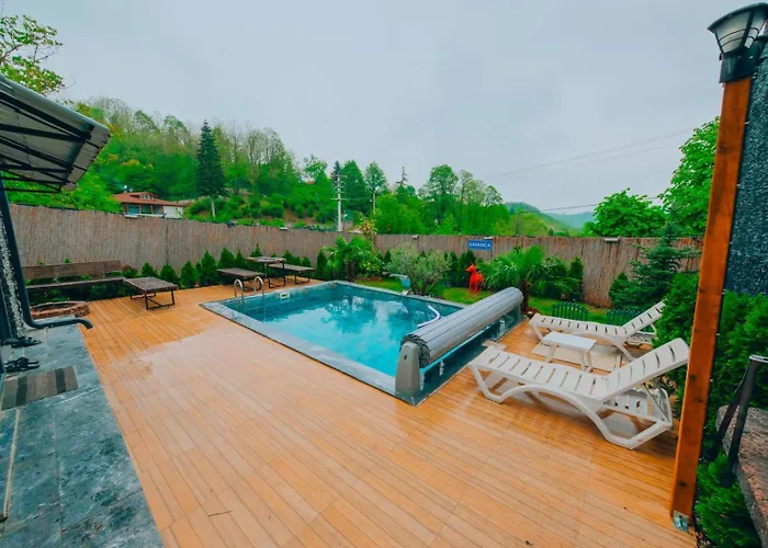 Sakarya Memnuniye De 3 Oda1 Salon Oezel Havuzlu-jakuzili-soemineli-korunakli 8 Kisilik *